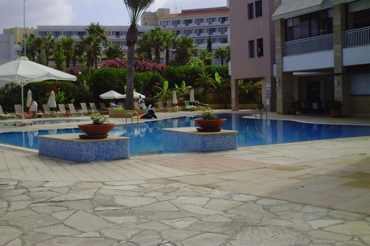 St. George Gardens & Suites Klorakas Eksteriør billede